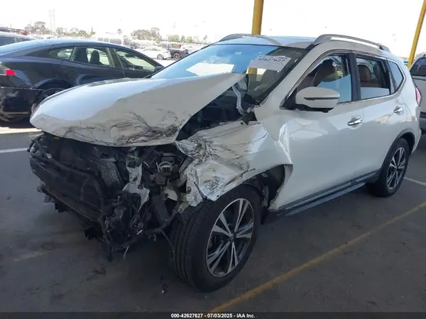 5N1AT2MT7HC847423 2017 NISSAN ROGUE - Image 2