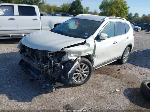 5N1AT2MT7HC860155 2017 NISSAN ROGUE - Image 2