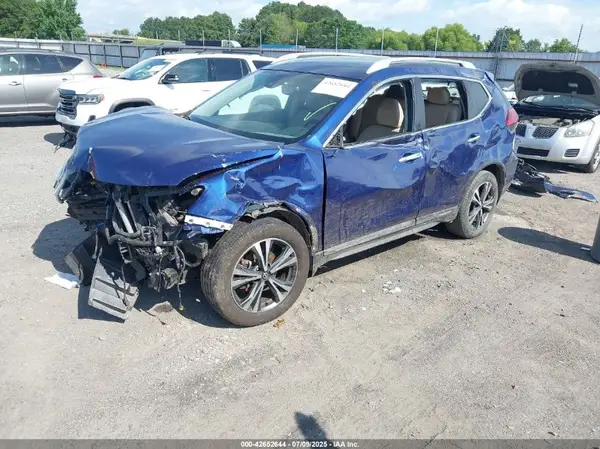 5N1AT2MT7HC861614 2017 NISSAN ROGUE - Image 2