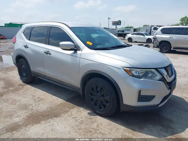 5N1AT2MT7HC863041 2017 NISSAN ROGUE - Image 1