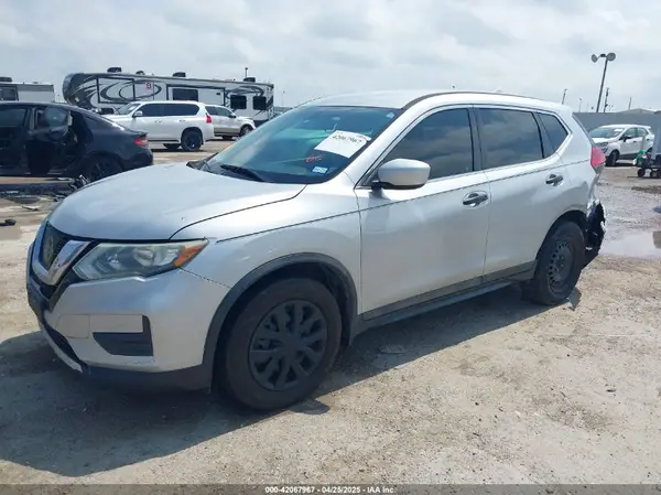 5N1AT2MT7HC863041 2017 NISSAN ROGUE - Image 2
