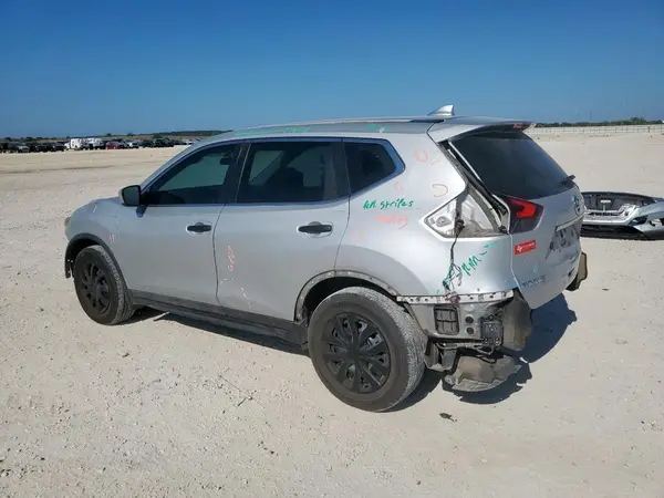 5N1AT2MT7HC863136 2017 NISSAN ROGUE - Image 2