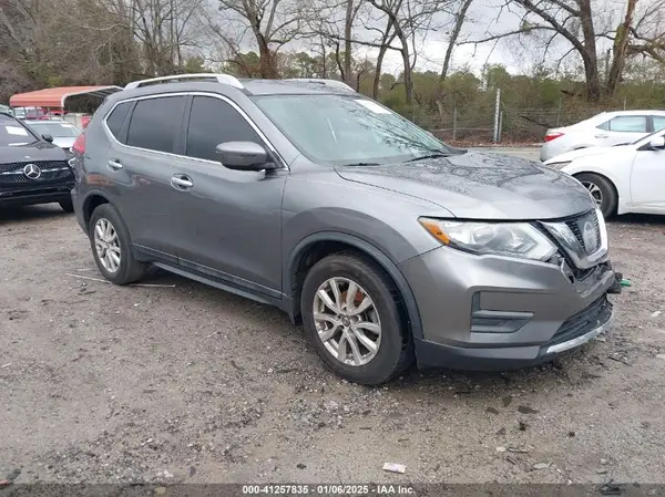 5N1AT2MT7HC863864 2017 NISSAN ROGUE - Image 1