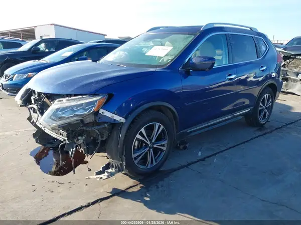 5N1AT2MT7HC865677 2017 NISSAN ROGUE - Image 2