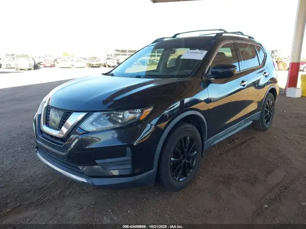 5N1AT2MT7HC865923 2017 NISSAN ROGUE - Image 2