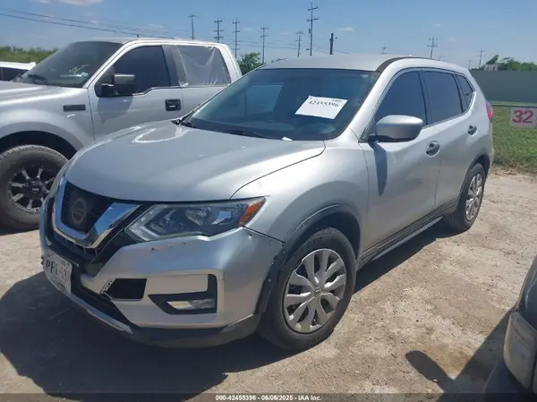 5N1AT2MT7HC867624 2017 NISSAN ROGUE - Image 2