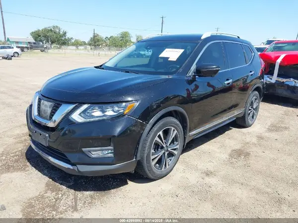 5N1AT2MT7HC870815 2017 NISSAN ROGUE - Image 2