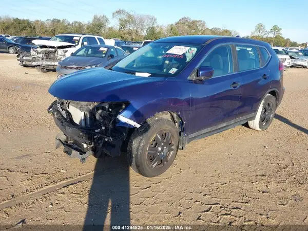 5N1AT2MT7HC871320 2017 NISSAN ROGUE - Image 2