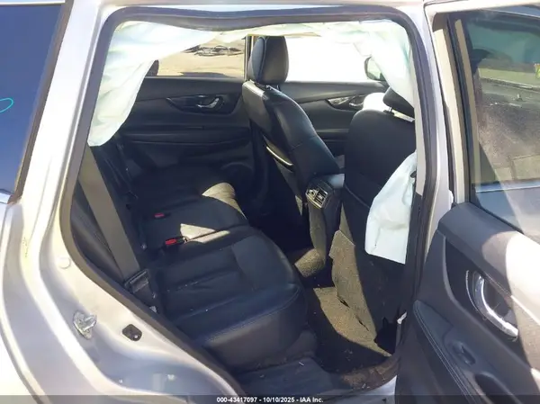 5N1AT2MT7HC872368 2017 NISSAN ROGUE - Image 8