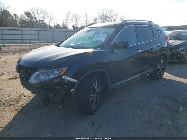 5N1AT2MT7HC876520 2017 NISSAN ROGUE - Image 2