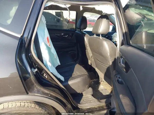 5N1AT2MT7HC876520 2017 NISSAN ROGUE - Image 8