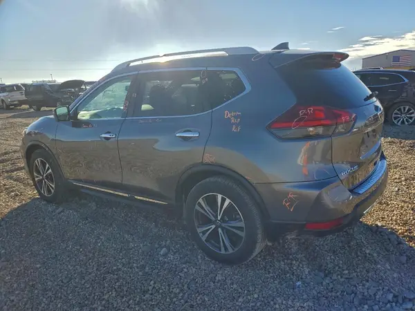 5N1AT2MT7HC879532 2017 NISSAN ROGUE - Image 2