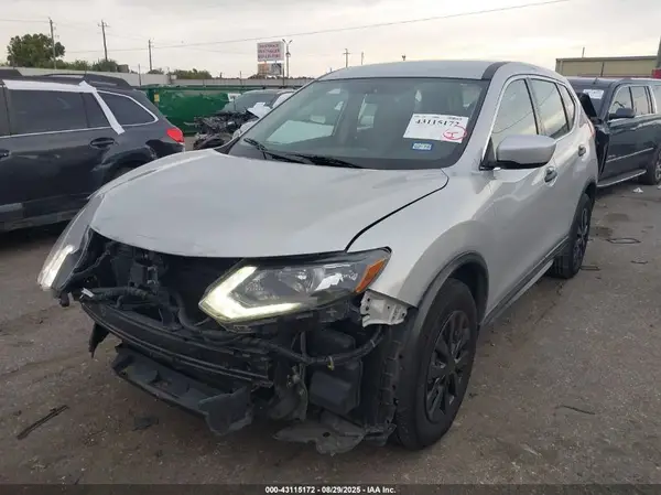 5N1AT2MT7HC881118 2017 NISSAN ROGUE - Image 2