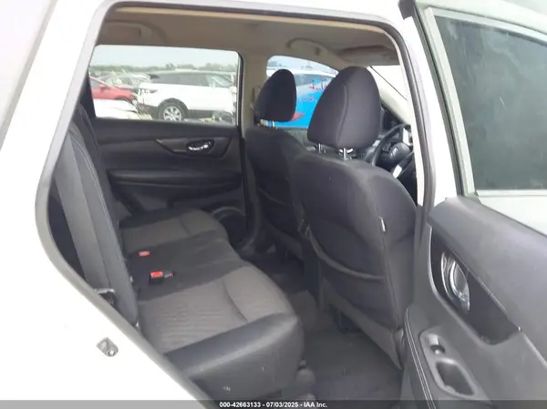 5N1AT2MT7HC881975 2017 NISSAN ROGUE - Image 8