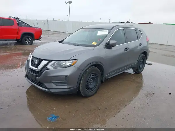 5N1AT2MT7HC884567 2017 NISSAN ROGUE - Image 2