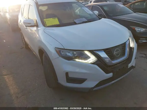 5N1AT2MT7HC885170 2017 NISSAN ROGUE - Image 1