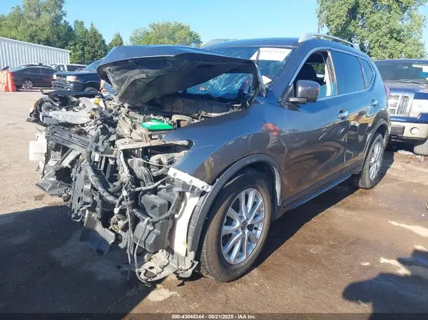 5N1AT2MT7HC893981 2017 NISSAN ROGUE - Image 2