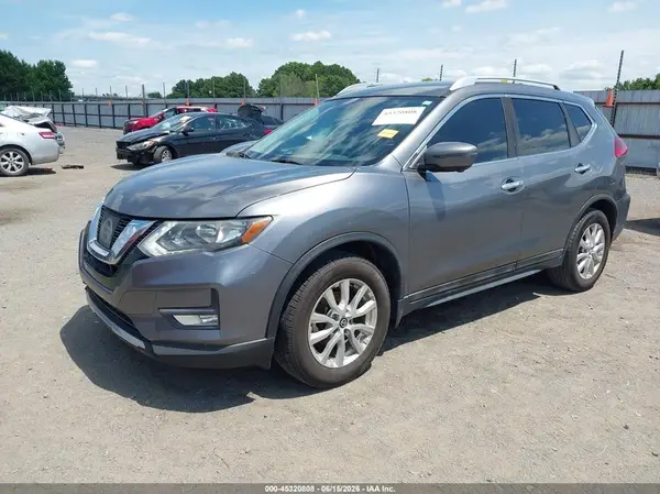 5N1AT2MT7HC896198 2017 NISSAN ROGUE - Image 2