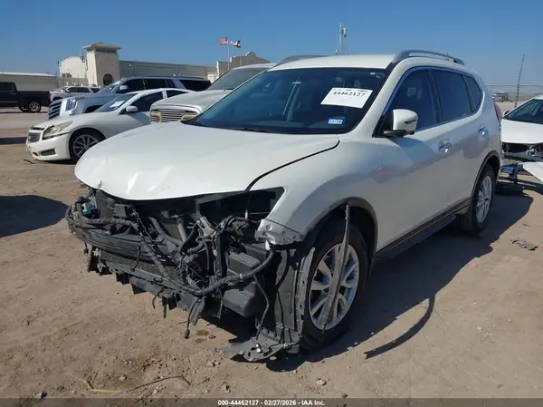 5N1AT2MT7HC896928 2017 NISSAN ROGUE - Image 2