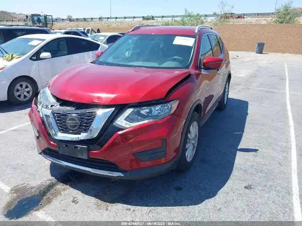 5N1AT2MT7JC701402 2018 NISSAN ROGUE - Image 2