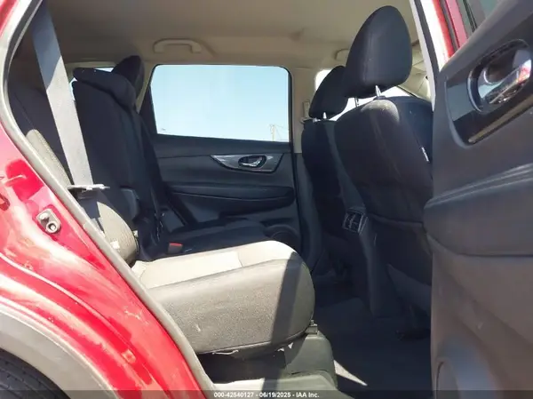 5N1AT2MT7JC701402 2018 NISSAN ROGUE - Image 8