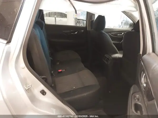 5N1AT2MT7JC707362 2018 NISSAN ROGUE - Image 8