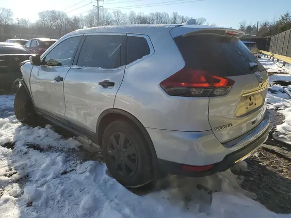 5N1AT2MT7JC712058 2018 NISSAN ROGUE - Image 2