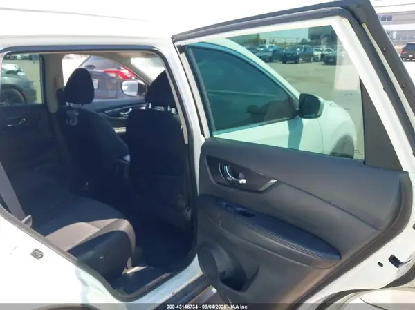 5N1AT2MT7JC714263 2018 NISSAN ROGUE - Image 8