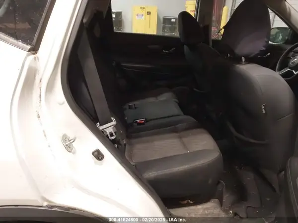 5N1AT2MT7JC717664 2018 NISSAN ROGUE - Image 8