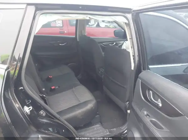 5N1AT2MT7JC723884 2018 NISSAN ROGUE - Image 8