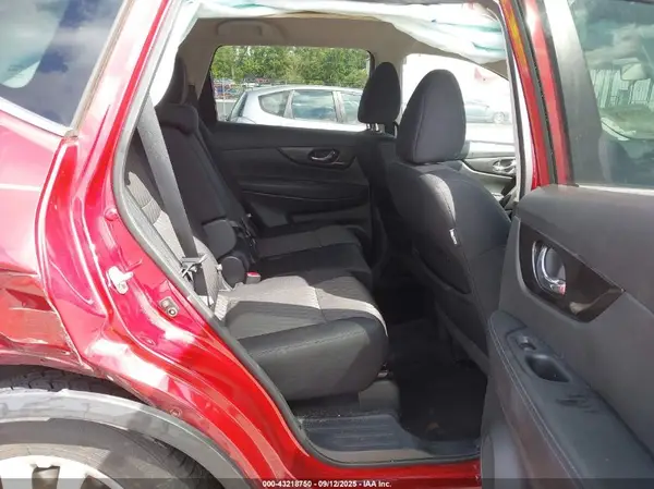 5N1AT2MT7JC730365 2018 NISSAN ROGUE - Image 8