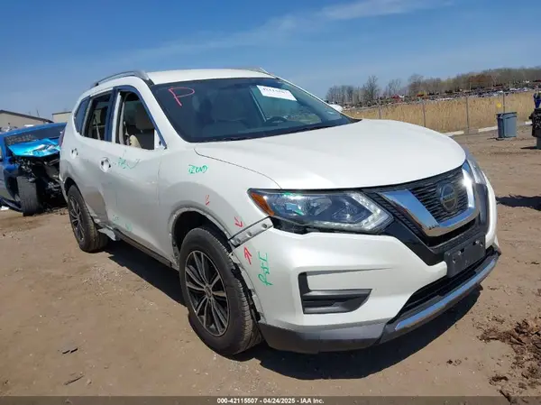 5N1AT2MT7JC733265 2018 NISSAN ROGUE - Image 1