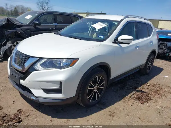 5N1AT2MT7JC733265 2018 NISSAN ROGUE - Image 2
