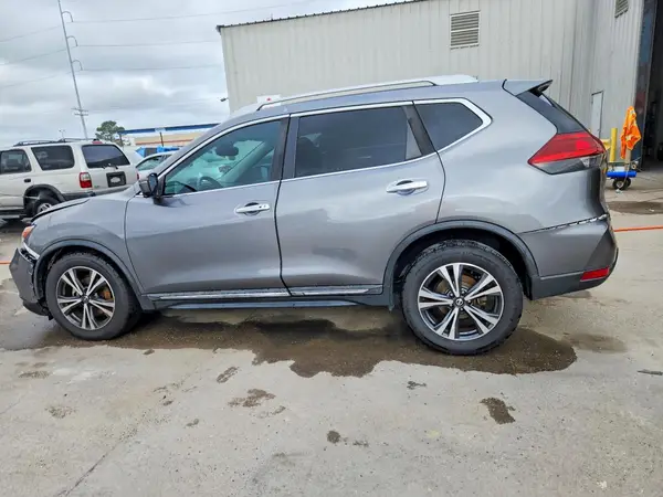 5N1AT2MT7JC734741 2018 NISSAN ROGUE - Image 2