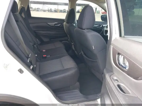 5N1AT2MT7JC742743 2018 NISSAN ROGUE - Image 8