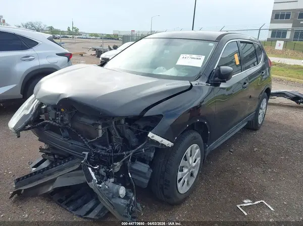 5N1AT2MT7JC744363 2018 NISSAN ROGUE - Image 2