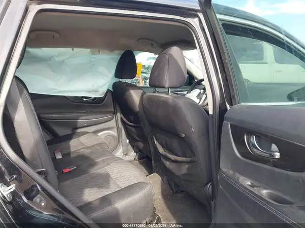 5N1AT2MT7JC744363 2018 NISSAN ROGUE - Image 8