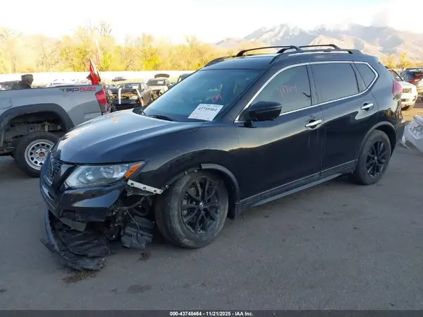 5N1AT2MT7JC747344 2018 NISSAN ROGUE - Image 2