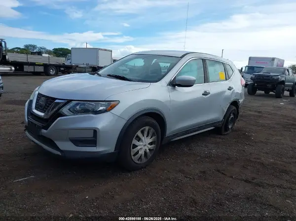 5N1AT2MT7JC747862 2018 NISSAN ROGUE - Image 2