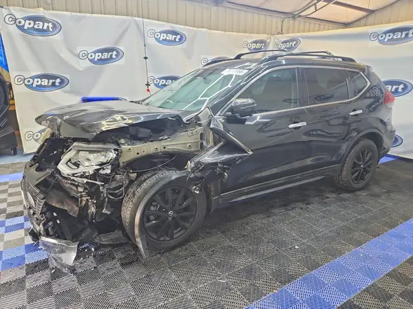 5N1AT2MT7JC749353 2018 NISSAN ROGUE - Image 1