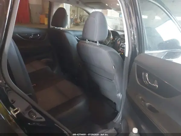 5N1AT2MT7JC750891 2018 NISSAN ROGUE - Image 8
