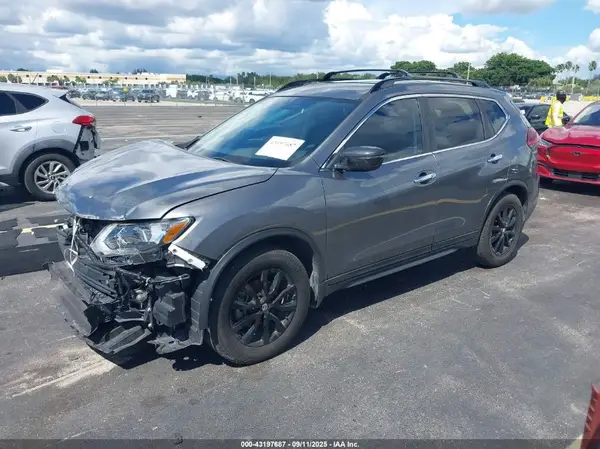5N1AT2MT7JC751958 2018 NISSAN ROGUE - Image 2