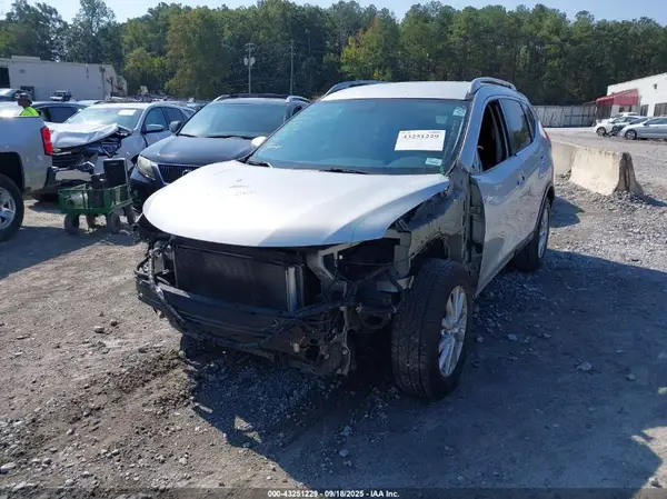 5N1AT2MT7JC765875 2018 NISSAN ROGUE - Image 2