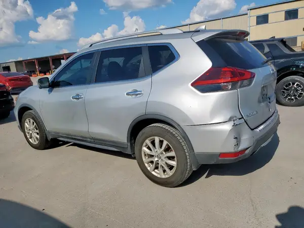 5N1AT2MT7JC767464 2018 NISSAN ROGUE - Image 2