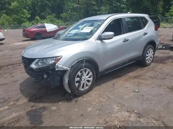 5N1AT2MT7JC775578 2018 NISSAN ROGUE - Image 2