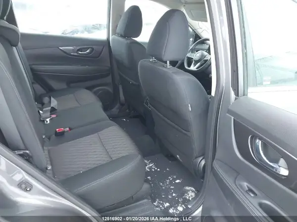 5N1AT2MT7JC777718 2018 NISSAN ROGUE - Image 8