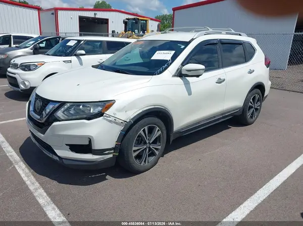 5N1AT2MT7JC777797 2018 NISSAN ROGUE - Image 2