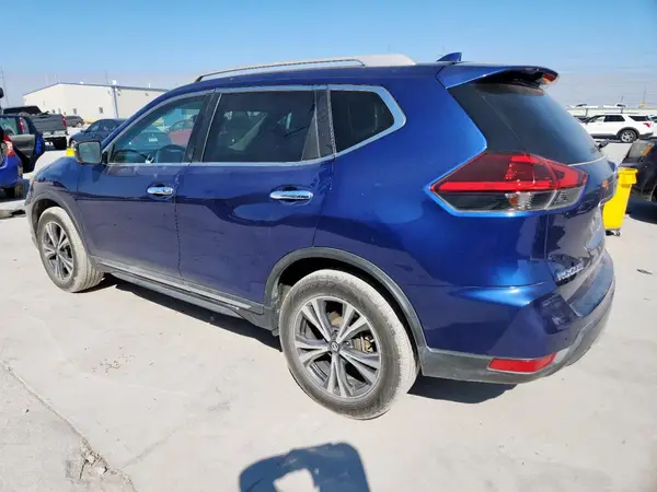 5N1AT2MT7JC780652 2018 NISSAN ROGUE - Image 2