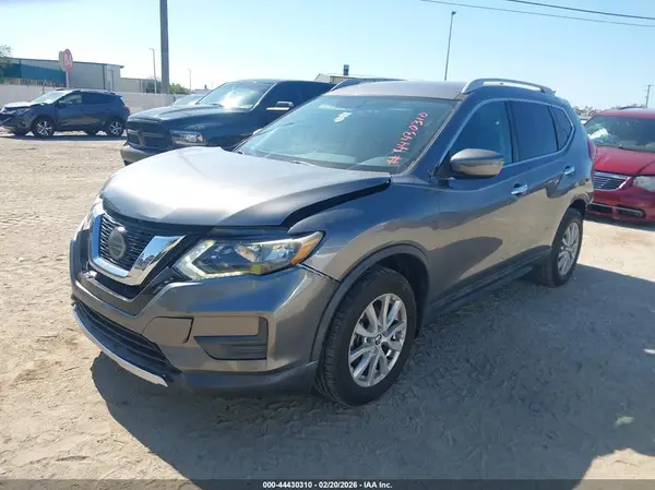 5N1AT2MT7JC786709 2018 NISSAN ROGUE - Image 2