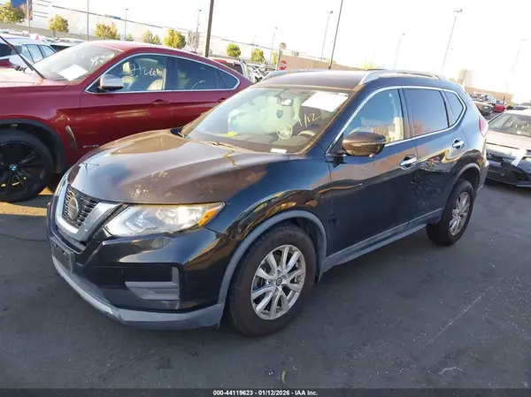 5N1AT2MT7JC792686 2018 NISSAN ROGUE - Image 2
